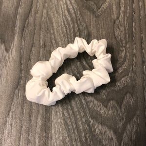 LULULEMON SCRUNCHIE